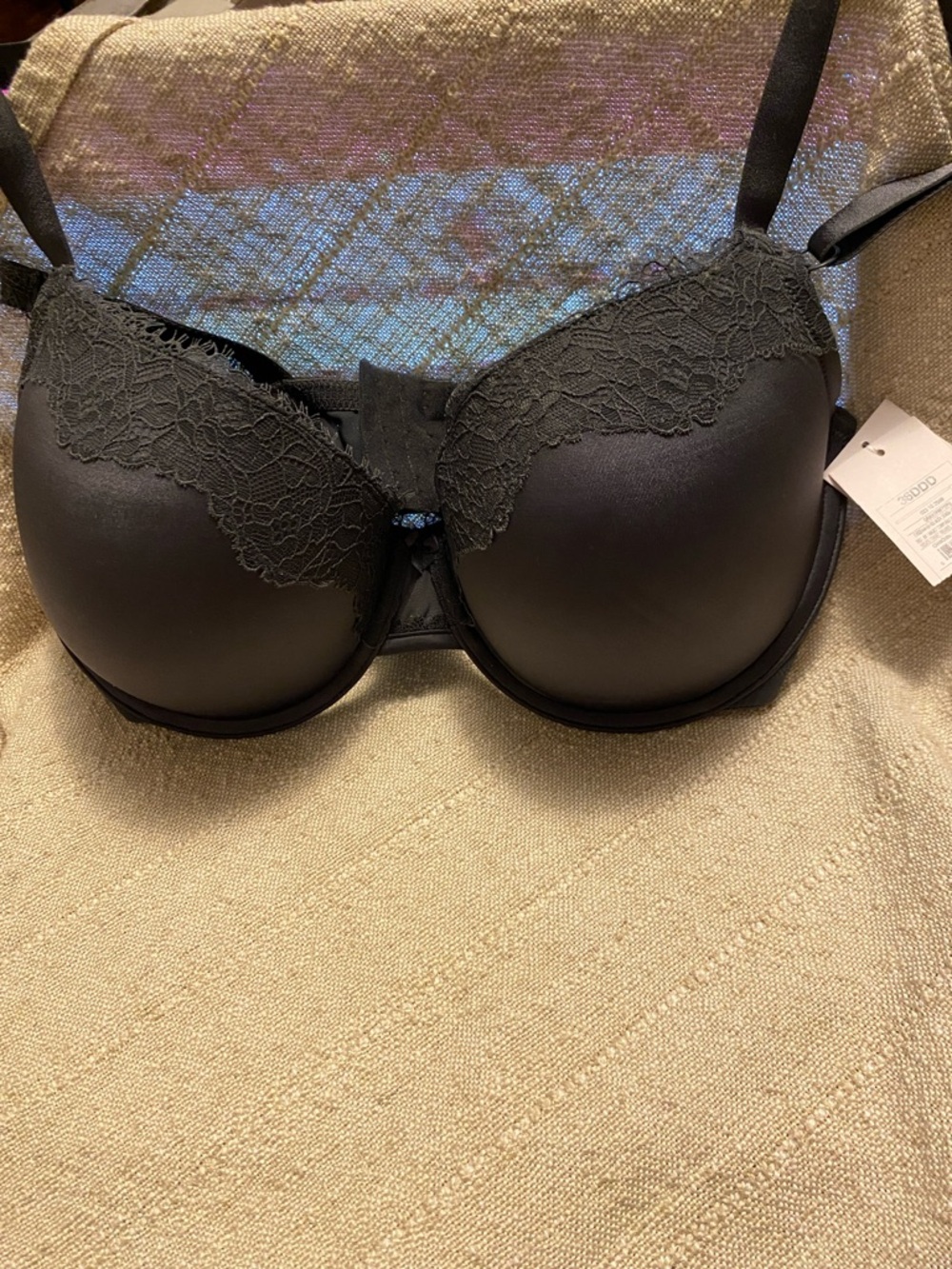 Auden Gray/Black Demi coverage Bra. Size 36DDD. Brand New